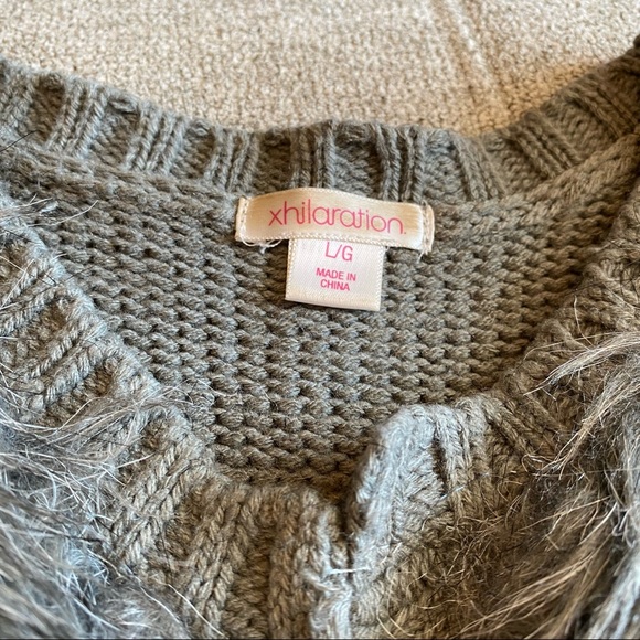 Xhiliration - Gray Fur Vest. Excellent condition. Size Large. - Picture 3 of 5